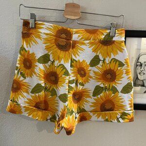 Sunny Days cuffed shorts